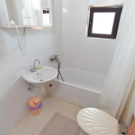 Eleonora 380 Guest house