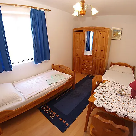 Eleonora 380 Guest house